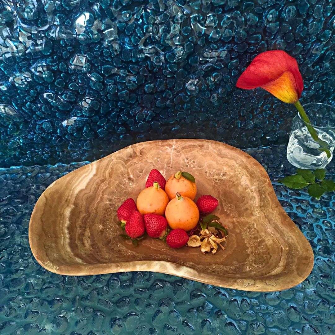 Deko Schüssel aus Marmor mit unregelmäßiger Form, multifunktional als Präsentationsplatte, Kerzentablett oder Obstschale