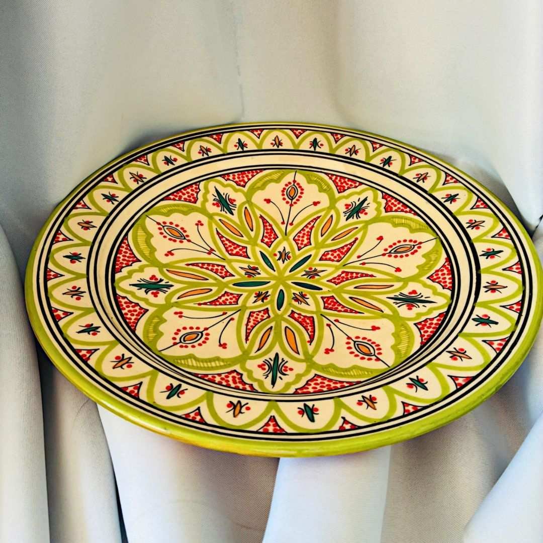 Piatto decorativo marocchino – ceramica artigianale per interni eleganti