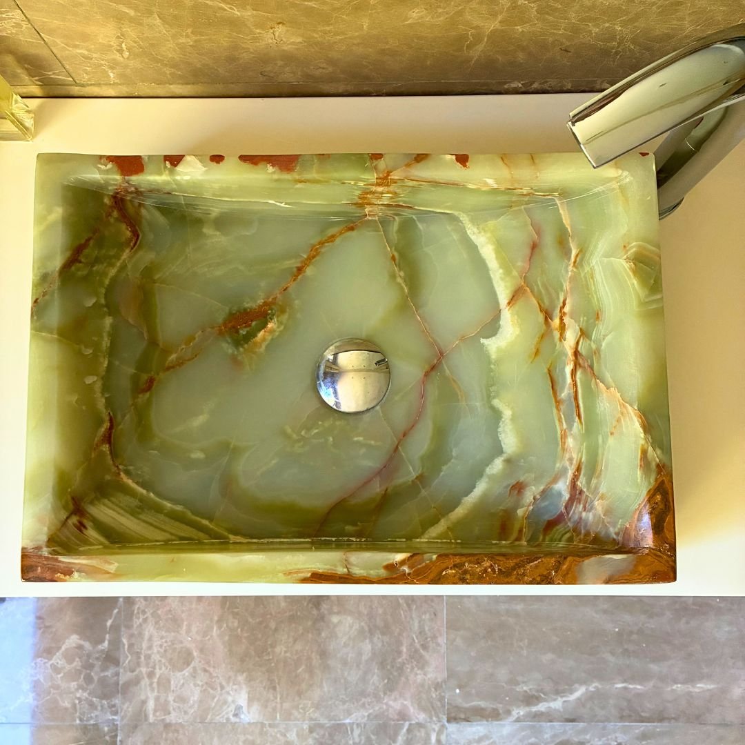 Rectangular natural stone washbasin in green onyx with artisan finish