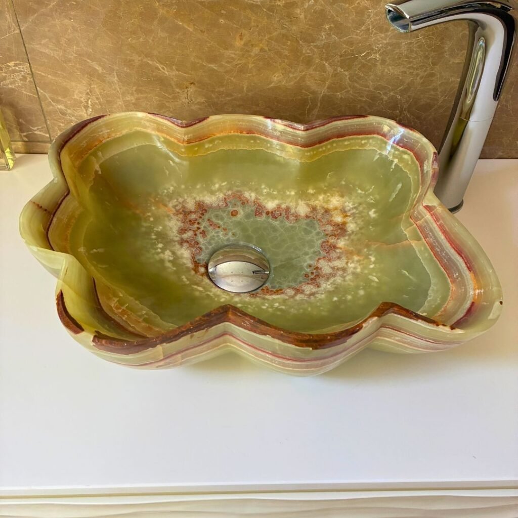 Lavabo de baño en piedra natural ónix de forma irregular para encimera