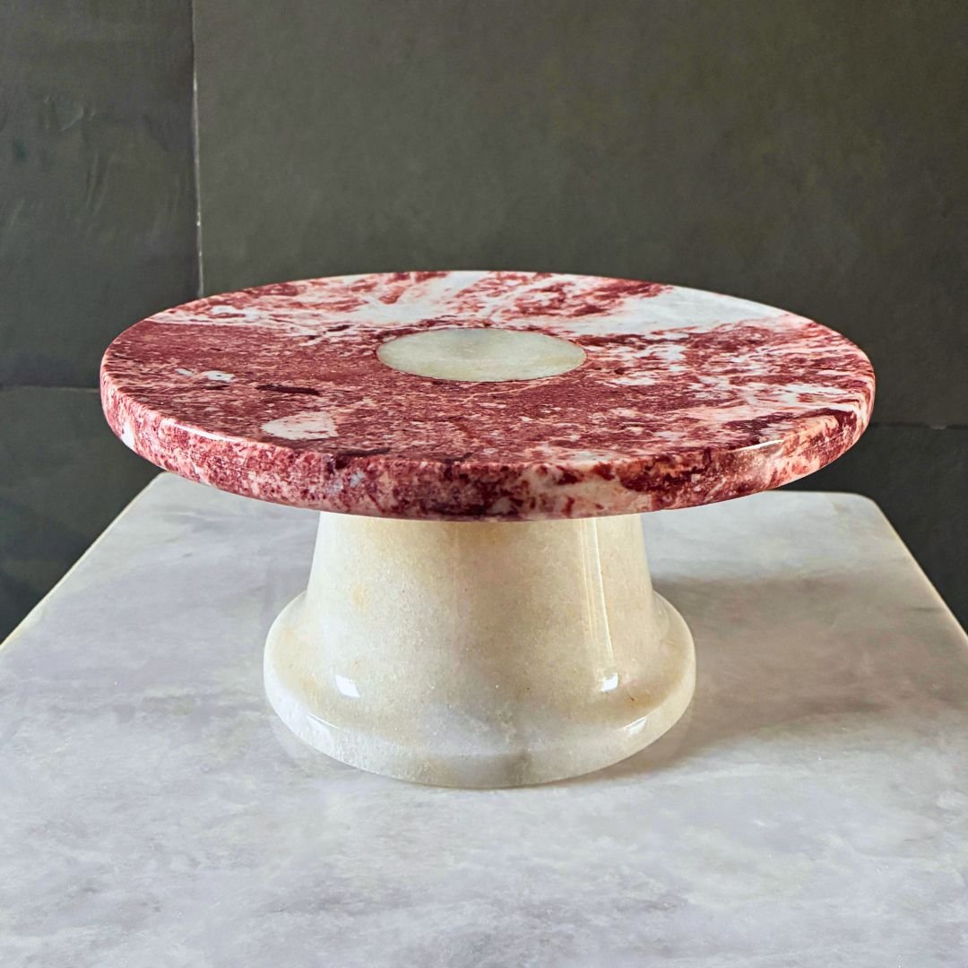 Frutero de mármol con pie elegante